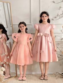 Glamorique Kids 女童亮面缎面短袖连衣裙，饰有蝴蝶结，A字裙摆，高端派对礼服，手工串珠公主裙，适合婚礼、晚宴、派对等场合。 - 粉色 - 查看 4