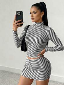 SHEIN SXY 大码女式休闲日常通勤百搭撞色条纹印花高领长袖修身短款T恤，秋冬款 - 黑與白 - 查看 4