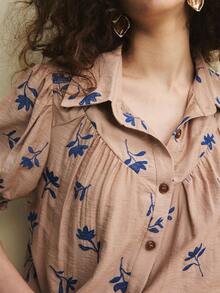 Écloséra 女士优雅衬衫，通勤衬衫，法式刺绣衬衫，V领衬衫，短袖衬衫，撞色衬衫，春夏衬衫 - 卡其色 - 查看 2
