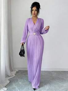 SHEIN Raffinéa 奢华优雅的裹身式V领连衣裙，采用褶裥设计，松紧腰身，金属扣装饰，可拆卸腰带，修身长袖，深酒红色，适合通勤、高端鸡尾酒会、晚宴、私人沙龙等场合。 - 紫色 - 查看 6