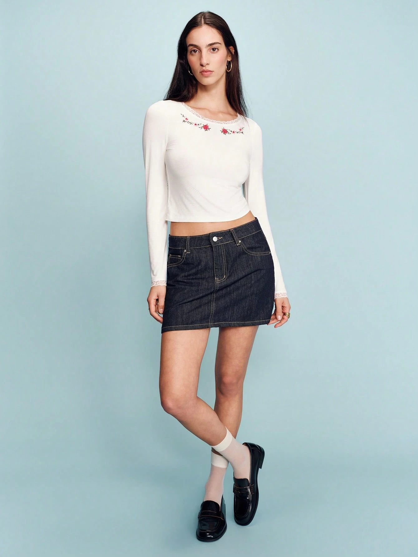 Camiseta de manga larga con suave estiramiento, con detalles bordados florales y cuello con ribete de encaje, en estilo vintage, bonito estilo francés, estilo parisino