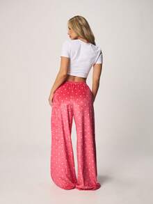 MISSGUIDED Conjunto de pijama de dos piezas para mujer con estampado de corazón, top corto y pantalones palazzo de pierna ancha para el Día de San Valentín - Multicolor - Ver 2