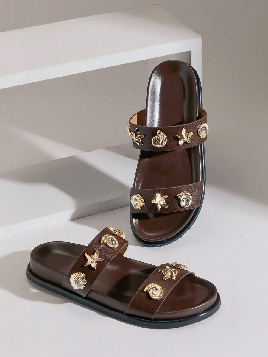 SHUZIA 女士复刻版高级舒适金属装饰双带平底凉鞋 - 巧克力棕 - 查看 1