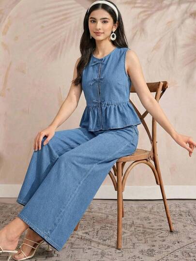 SHEIN 2件套青少年女孩时尚休闲Y2K复古酷炫街头风两件套，舒适蓝色牛仔无袖背心，荷叶边设计，搭配舒适宽松的弹力腰带牛仔裤，适合儿童日常穿着，也适合春夏派对、节日和街头服饰。