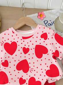 SHEIN 2件套女婴休闲可爱爱心图案圆领短袖T恤和打底裤套装，适合春夏日常穿着、度假、Y2K风格、儿童舒适、儿童秋季时尚、价格实惠的时尚单品、周末穿搭