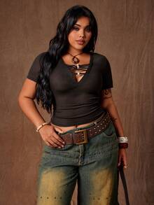 Rustia Plus Size Women V-Neck Rhinestone Embellished Fitted T-Shirt - Dark Green - View 5