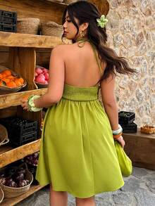 SHEIN LUNE Đầm ngắn dáng chữ A khoét eo, cổ chữ V, đính hạt cườm, dành cho nữ cỡ lớn, thích hợp mặc đi biển hoặc nghỉ mát. - màu xanh lá - Xem 2