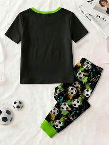 2件套幼儿男童酷炫数码67足球图案夜光印花圆领弹力针织短袖上衣和裤子休闲家居服套装（紫外线下发光）