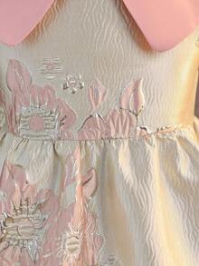 SHEIN 这款优雅奢华的修身休闲撞色翻领无袖连衣裙，适合少女穿着，优雅百搭，适合日常穿着、节日庆典、家庭聚会和特殊场合，也可作为姐妹装，春夏款式，可爱、优雅、甜美、复古、时尚，适合度假穿着，也可作为母女装或姐妹装。