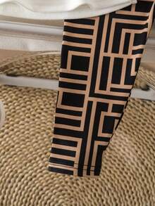 SHEIN 2 pezzi Completo casual e carino per bambina, semplice e adorabile, composto da maglietta bianca a maniche corte e jeans skinny con scritta, adatto per feste di compleanno, serate, spettacoli, matrimoni, battesimi, cerimonie di apertura, uso quotidiano, scuola, uscite e stagioni primavera/estate. - Bianco - Visualizzare 3