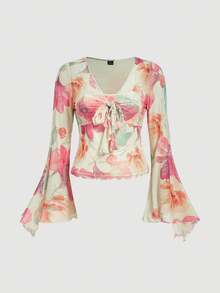 SHEIN MOD Áo thun nữ cỡ lớn in hoa cổ chữ V tay loe, kiểu dáng thời trang, thanh lịch, chất liệu chiffon polyester mỏng nhẹ in hoa, màu kem hồng xanh lá cây, cổ chữ V thắt nơ, tay loe, phong cách lãng mạn, thích hợp mặc ngoài trời, thường ngày, chất liệu nhẹ thoáng mát, phù hợp cho kỳ nghỉ ở Ý, phong cách châu Âu, mùa hè, kỳ nghỉ ở bờ biển Amalfi, khu nghỉ dưỡng, kỳ nghỉ ở Tây Ban Nha. - Nhiều màu - Xem 6