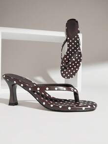 SHUZIA 女士极简时尚舒适圆头波点细高跟人字拖凉鞋 - 咖啡棕 - 查看 5