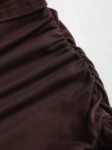 Chiquease 女士优雅不对称领口撞色蕾丝褶皱腰部A字双层荷叶边迷你连衣裙 - 棕色 - 查看 4