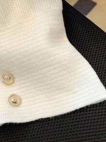 SHEIN Women's Elegant Elegant Simple Solid Color V-Neck Short Sleeve Metal Button Decoration Knit Top - White - View 3