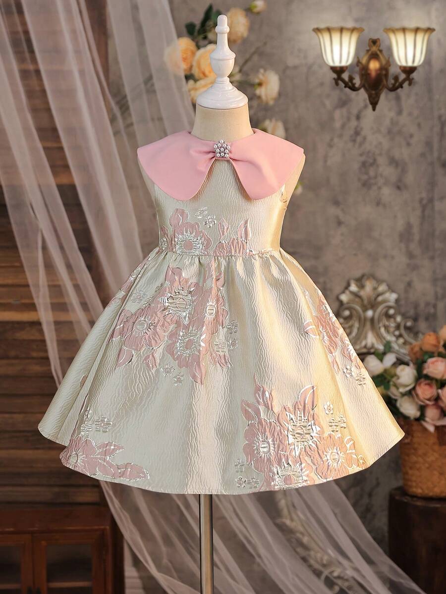 SHEIN 这款优雅奢华的修身休闲撞色翻领无袖连衣裙，适合少女穿着，优雅百搭，适合日常穿着、节日庆典、家庭聚会和特殊场合，也可作为姐妹装，春夏款式，可爱、优雅、甜美、复古、时尚，适合度假穿着，也可作为母女装或姐妹装。