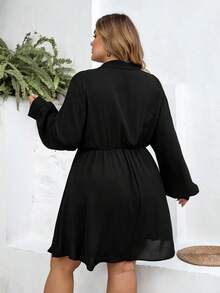 SHEIN CURVE+ Curve 尺码 US22 音乐节、海滨度假、波西米亚风收腰黑色休闲连衣裙、时尚日常女装荷叶边连衣裙 8XL 女装黑色优雅连衣裙 - 黑色 - 查看 2
