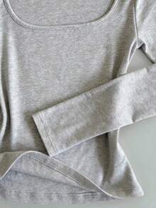 Noixe Minimalist Fashion Gray Square Neck Slim-Fit Long-Sleeve T-Shirt Suitable For Spring, Summer, Fall, And Winter Fashion T-Shirt Stylish T-Shirt Gift For Siblings Gift For Sisters Gift For Mom Mother's Day Gift Casual Minimalist Fashion Top - Light Grey - View 4