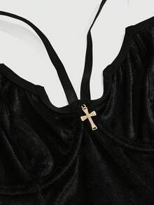 ROMWE Gothic Style Velvet Bat Asymmetric Underwire Bra And Panty Set - Black - View 3