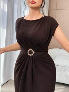 Modelyn Plus Size Women's Solid Color Round Neck Batwing Short Sleeve Side Slit Hem Elegant Dress - Coffee Brown - View 5