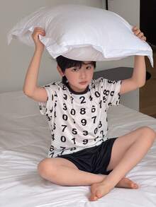 SHEIN Little Byeori 两件套男童休闲数字印花圆领短袖短裤宽松睡衣套装 - 黑色 - 查看 5