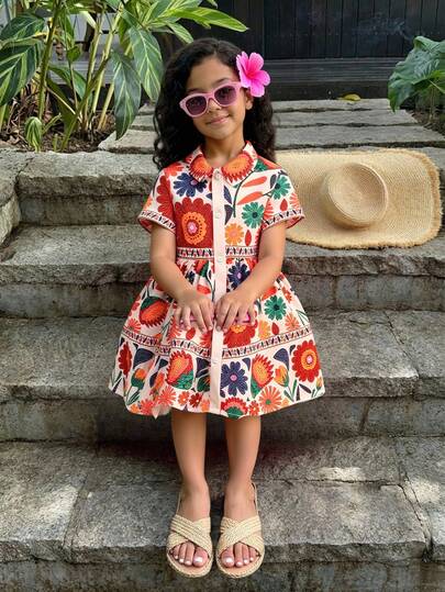SHEIN Vestido casual de vacaciones para niñas (pequeño), diseño de línea A de manga corta, con estampado floral digital y cuello de camisa clásico, cómodo y de moda para uso escolar y diario en primavera/verano