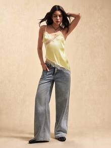 Easelle 女士蕾丝拼接不对称下摆时尚百搭派对吊带背心 - 淡黃色 - 查看 4