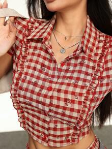Rina Fox Áo kiểu nữ thời trang kẻ caro tay ngắn viền bèo nhún gợi cảm, thích hợp cho ngày Valentine, phối màu đỏ kẻ caro, họa tiết hoa hồng, kiểu áo crop top độc đáo cho kỳ nghỉ, du lịch, nghỉ dưỡng. - Đỏ - Xem 6