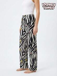 LOONEY TUNES X Joivida 1pc Women's Flannel Pajama Bottoms (Reversible Style), Featuring The Cute Tweety Pattern And Leopard Print Design, Lightweight, Soft, Warm And Machine Washable. - Black and White - View 2