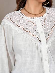 SHEIN LUNE 大码春季休闲女装夏季度假白色圆领优雅蕾丝刺绣长袖端庄上衣 Id AI-Adha Glamorous - 白色 - 查看 4