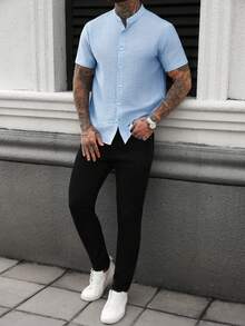 Manfinity CasualCool 男士立领短袖衬衫，浅蓝色纹理休闲轻薄中国风上衣 - 淺藍色 - 查看 5