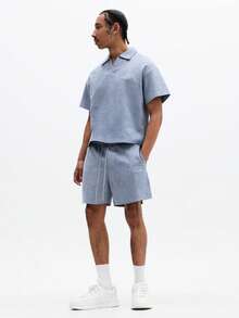SUMWON 麂皮纹理 Polo 衫套装，包含翻领短袖上衣和配套抽绳短裤，适合休闲夏季穿着，纯色 - 淺藍色 - 查看 3