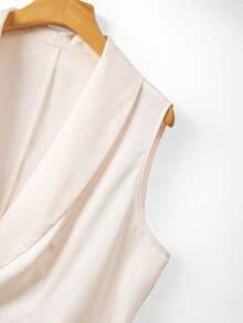 GlowEve CURVE 大码女装热销缎面亮面套装，采用立领优雅修身马甲外套搭配鱼尾裙，适合通勤、外出、派对、晚宴、夜店等多种场合，时尚简约的两件套设计。 - 杏色 - 查看 6