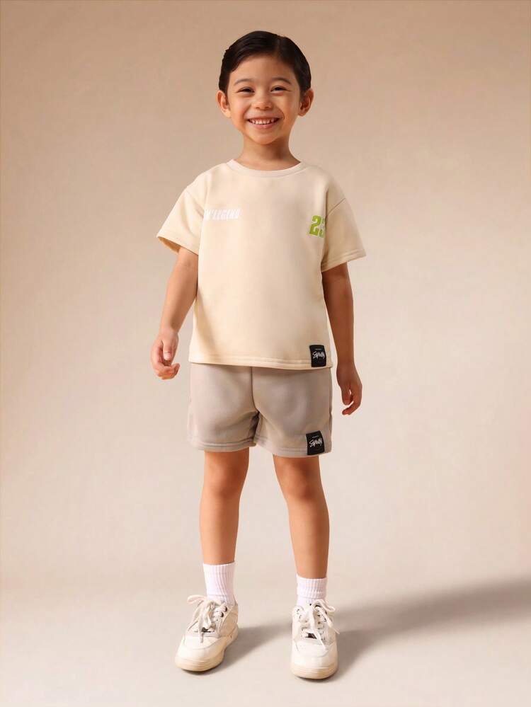 T-Shirt And Shorts Set With Chest Print