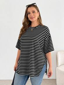 SHEIN Essnce Áo thun ngắn tay kẻ sọc đen trắng dành cho nữ cỡ lớn, thời trang mùa xuân/hè, dáng rộng thoải mái, đa năng, thích hợp mặc hàng ngày, kiểu dáng đơn giản, áo công sở. - Đen và trắng - Xem 3