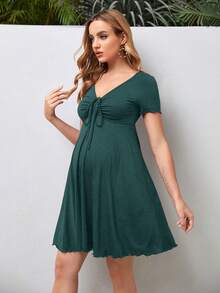 SHEIN Maternity Solid Color V-Neck Ruched Casual Short Sleeve Dress - Green - View 4