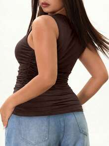 Rina Fox Top corto ajustado con decoración metálica, recogido y calado para mujer talla grande, verano 2026 - Marrón - Ver 2
