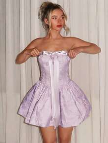 Glamine Charm 缎面拼接蝴蝶结领泡泡裙，公主风，适合约会、度假，无肩带迷你连衣裙，提花面料 - 淡紫色 - 查看 6