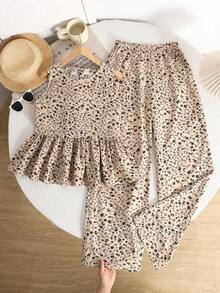 SHEIN Kids Summer Squishy 2pcs/Set Teen Girls Chiffon Ditsy Floral Sleeveless Top And Loose Casual Pants Set, Suitable For Casual, Resort, French Style, Lunch, Party, Countryside Girls Floral Two Piece Set Girls Floral Pants Set Girls Pajamas Floral Spring Clothes For Girls Wide Leg Pants Bowknot Peplum Top Floral Print Set - Apricot - View 2
