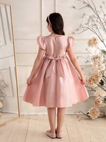 Glamorique Kids 女童亮面缎面短袖连衣裙，饰有蝴蝶结，A字裙摆，高端派对礼服，手工串珠公主裙，适合婚礼、晚宴、派对等场合。 - 粉色 - 查看 2