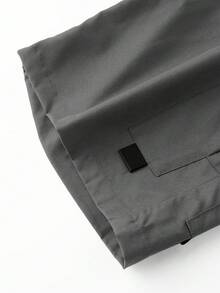 Manfinity Homme شورت رجالي بجيب لون أحادي الخصر بسحاب كاجوال فضفاض، شورت كاجوال رجالي، شورت كارجو للرجال - رمادي غامق - مشاهدة 7