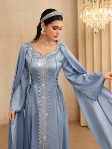 SHEIN Najma V领蕾丝边腰带束腰长裙，土耳其和阿拉伯传统风格 - 藍色 - 查看 3