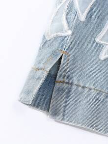 这款少女宽松做旧牛仔裤，复古别致的休闲学院风，推荐用于中东情人节。浅蓝色水洗牛仔布，散发着柔和的春日气息。弹性腰带设计，阔腿廓形，垂坠感十足，适合各种身材，打造轻松随意的造型。两侧饰有3D立体刺绣蝴蝶结，闪亮的亮片和珠子在阳光下熠熠生辉，将甜美元素与休闲牛仔完美融合，四季皆宜。 - 淺色水洗藍 - 查看 7