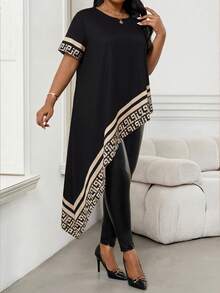 SHEIN Lady Camisa casual de manga corta con cuello redondo, estampado geométrico y bajo asimétrico para tallas grandes - Multicolor - Ver 3