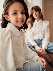 SHEIN 少女休闲度假风亮片仿珍珠灯笼袖白色衬衫，春秋季白色衬衫，花卉刺绣白色长袖衬衫，翻领衬衫，优雅母女装（2 件分开出售），母女装（2 件分开出售） - 白色 - 查看 12