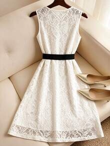 GlowEve 女士圆领无袖束腰蕾丝衬里连衣裙 - 白色 - 查看 2