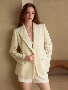 MOTF PREMIUM 纹理刺绣优雅双排扣西装外套，春夏款 - 杏色 - 查看 1