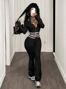 BamGleam Bộ 2 món gồm áo crop top cổ bẻ phối màu tương phản và quần ống loe ôm sát, phong cách thể thao năng động, thường ngày. - màu đen - Xem 4
