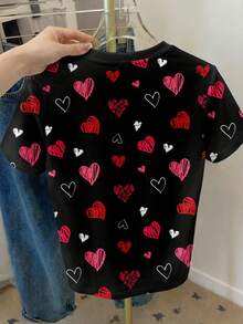 SHEIN LUNE Casual Minimalist Valentine's Day Heart Graphic Round Neck Loose Fit Women T-Shirt,Valentine's Day , Valentine Outfits For Women ,Valentines Day , Valentine Clothes ,Valentine's Day Outfit Carnival Heart Shirt Cute Casual Tops - Multicolor - View 2