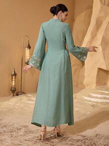 SHEIN Najma 优雅刺绣拼接侧系腰带修身阿拉伯风格连衣裙 - 薄荷綠 - 查看 2