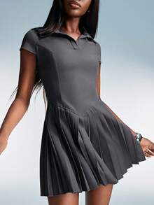 Aveloria GENKIRA Vestido corto de manga corta para mujeres jóvenes de estilo casual y chic, con cuello polo estilo británico retro, cintura en V invertida, parches y pliegues en el bajo - Gris Oscuro - Ver 1